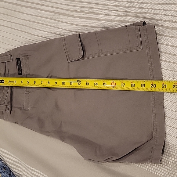 Shorts - Picture 3 of 4